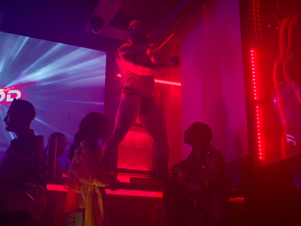 Inline 24: Prance Around Paris Like Emily With This Season 2 Location Guide 