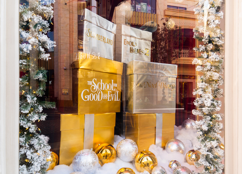 Holiday House Gallery for Netflix @ The Grove / Wonder Is Everywhere