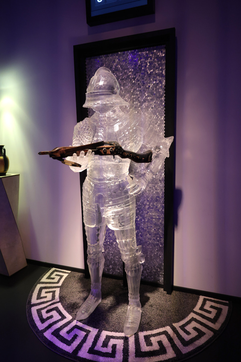 ‘Glass Onion: A Knives Out Experience’