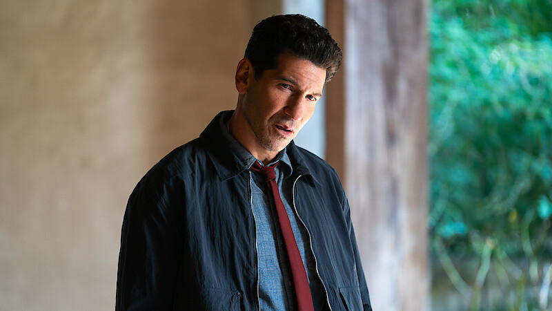 His & Hers. Jon Bernthal as Detective Jack Harper in Episode #102 of His & Hers. Cr. Eli Joshua Ade/Netflix © 2025