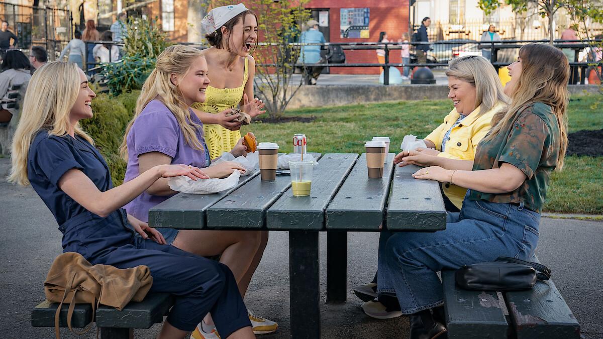 Brianne Howey as Megan, Amy Schumer as Lainy, Lizze Broadway as Shirley, Urzila Carlson as Fallon and Jillian Bell as Kate in 'Kinda Pregnant'.