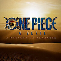 Logotipo de ‘ONE PIECE: A Série’ com um crânio e ossos cruzados e o texto "A Batalha de Alabasta" sobre um cenário de deserto com dunas de areia e um sol brilhando no horizonte.