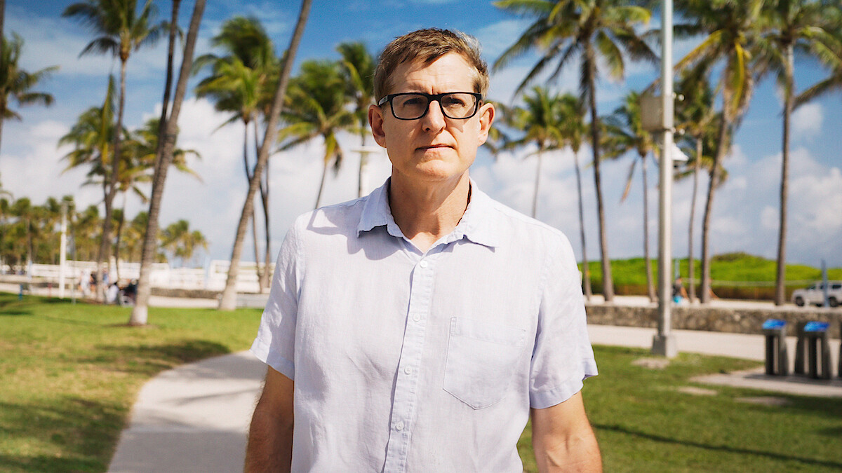 Louis Theroux in Louis Theroux: Inside the Manosphere