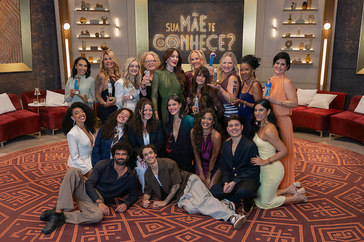 Elenco de 'Sua Mãe Te Conhece' se reúne no episódio final da série