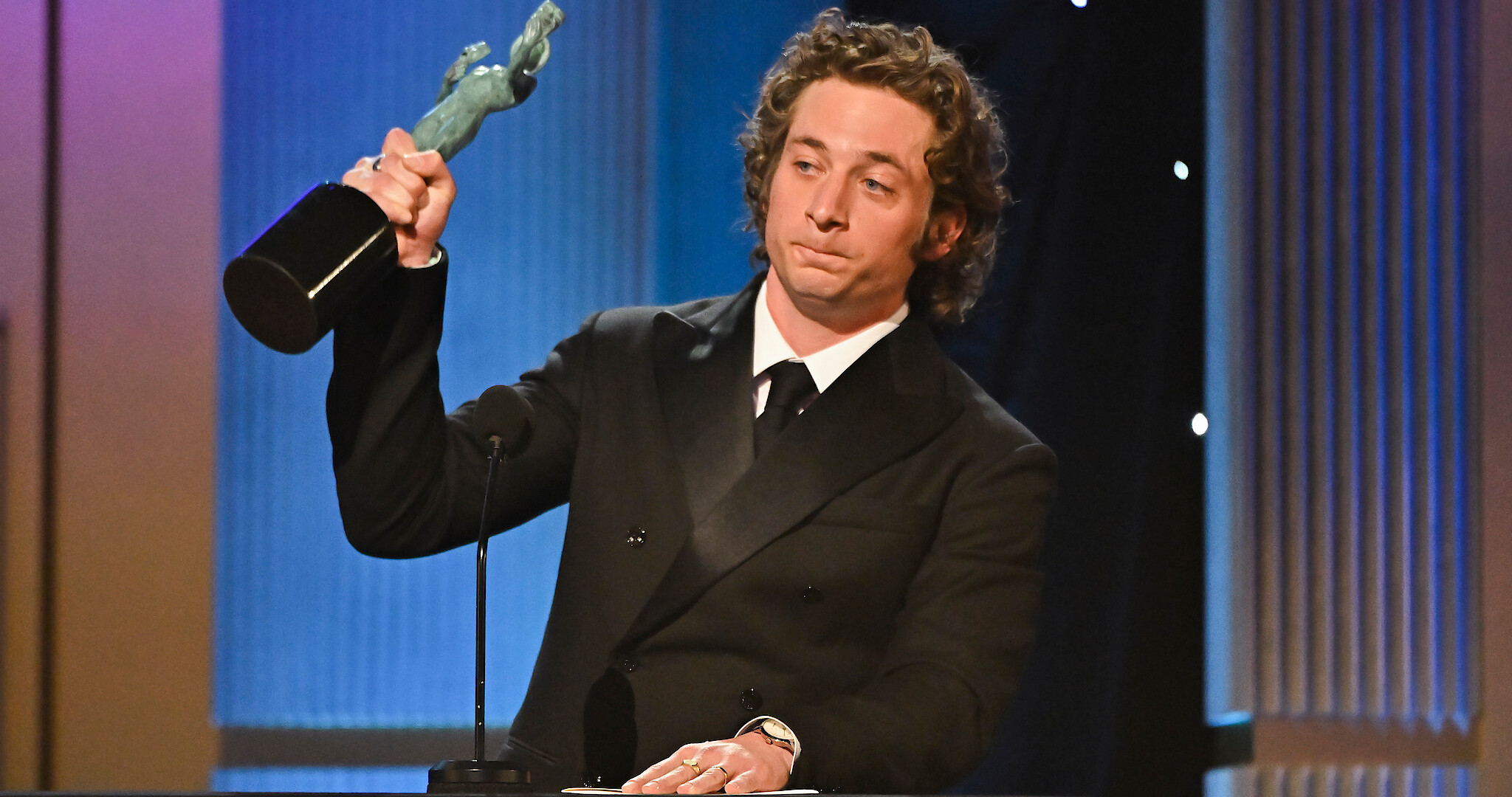 Jeremy Allen White 2023 SAG Awards Acceptance Speech WATCH Netflix Tudum