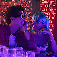 Tom Blyth as Alex and Emily Bader as Poppy in 'People We Meet on Vacation'