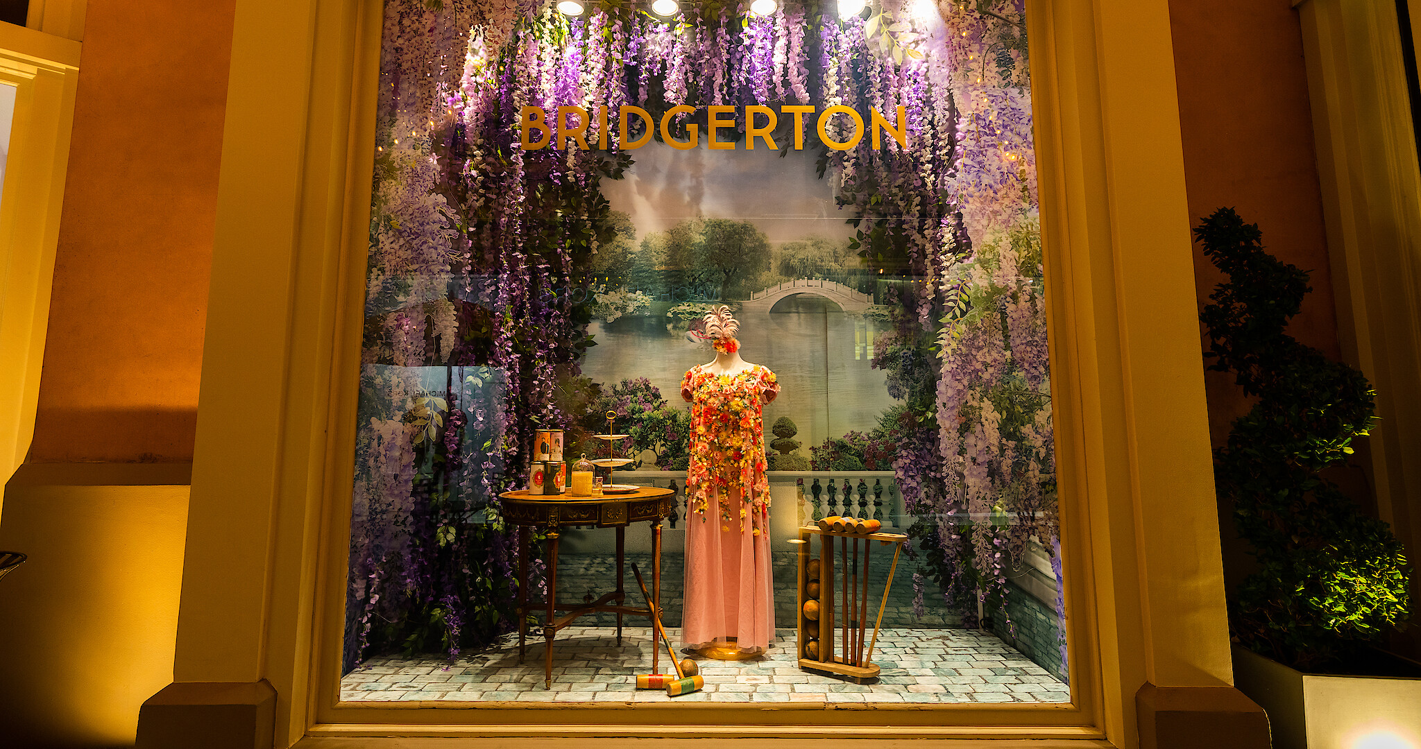 10 Best Fashion Window Display ideas Summer 2019