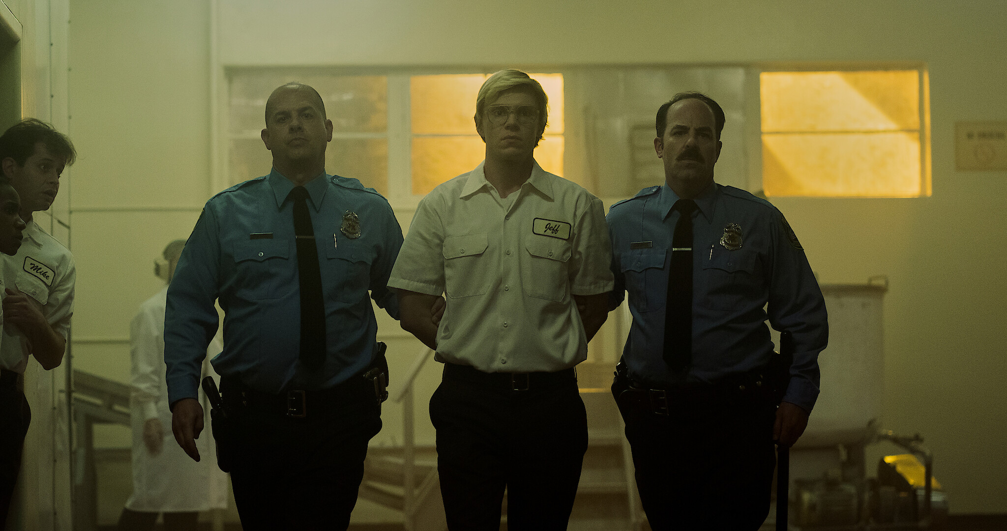 Evan Peters is Jeffrey Dahmer in first trailer for Ryan Murphy series
