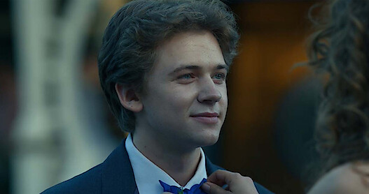 Kevin Heads Off to Prom 'The Midnight Club' Season 1