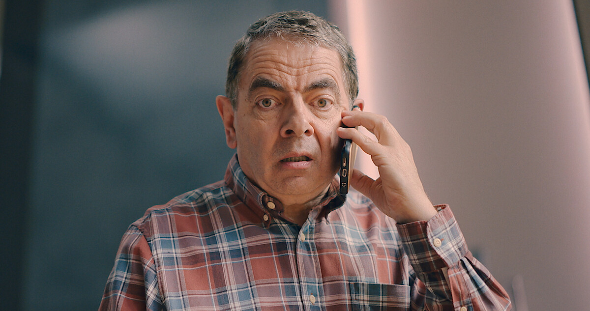 Trevor Leaves His Daughter Maddy a Voicemail | 'Man vs Bee' S1E1