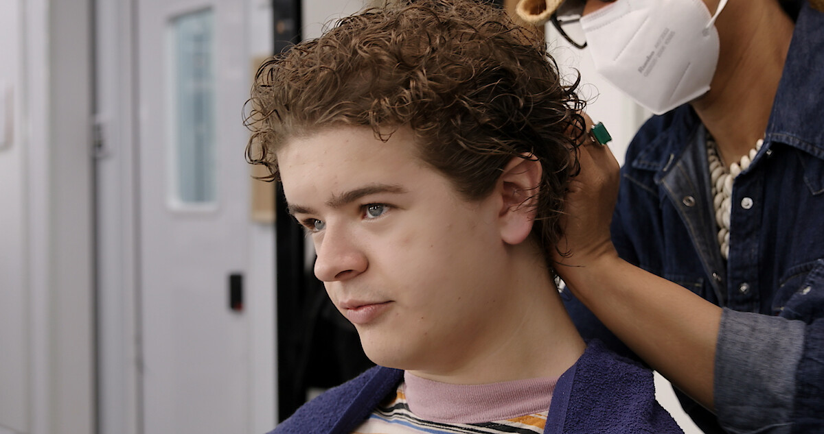 Gaten Talks Dustin's Hat In The 'Stranger Things' Hair Chair - Netflix Tudum