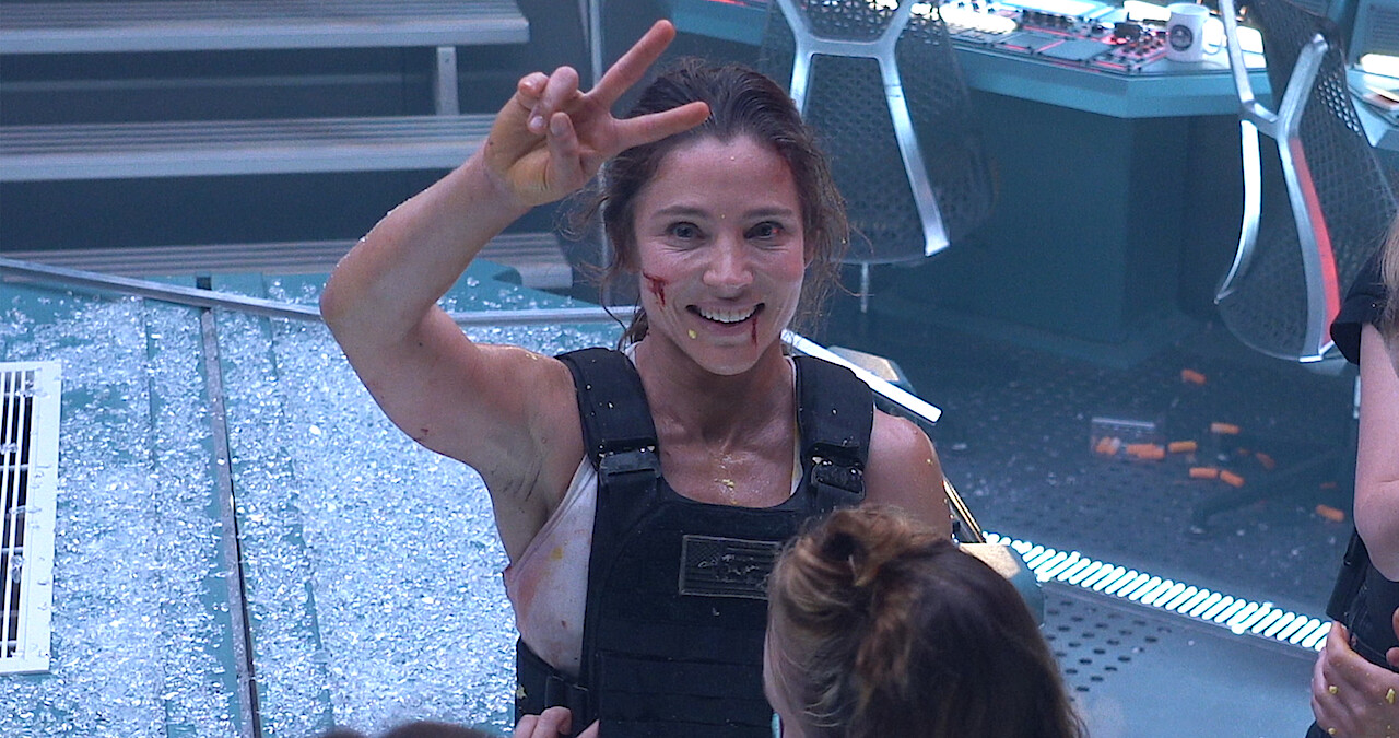 A close up of Elsa Pataky filming the movie 'The Interceptor'