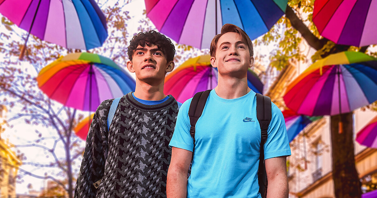 Netflix's “Heartstopper” Stars Want Everyone to See “How Amazing and  Beautiful Queerness Is”
