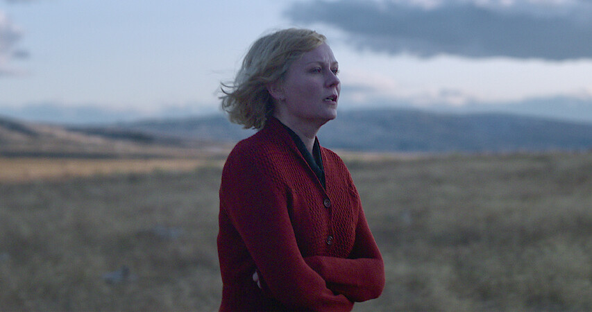 Hero Image: Kirsten Dunst Avoided Her Co-Star When Filming ‘The Power of the Dog’