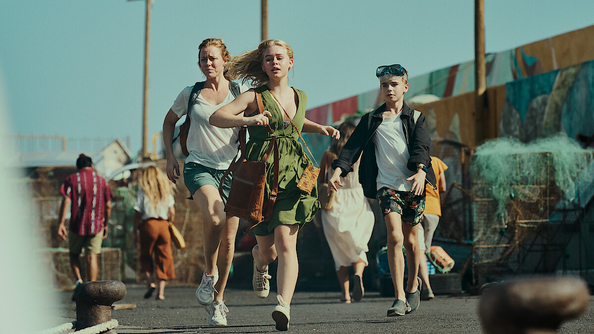 La Palma. (L to R) Ingrid Bolsø Berdal as Jennifer, Alma Günther as Sara and Bernard Storm Lager as Tobias in La Palma. Cr. Courtesy of Netflix © 2023