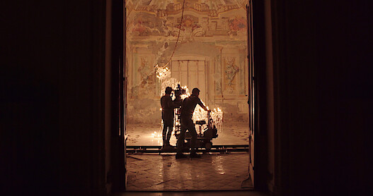 Director Paolo Sorrentino Featurette | The Hand of God Card Image