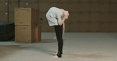Watch ‘Day Shift’ Contortionists Twist Themselves in Half