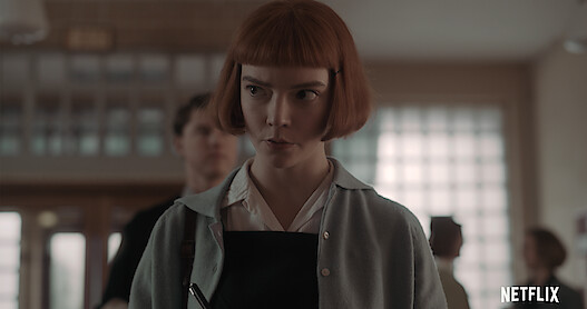 Card + Thumb: Beth Signs Up For Her First Tournament | 'The Queen's Gambit' S1E2