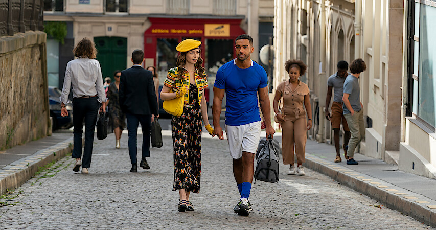 Emily in paris green chanel online bag