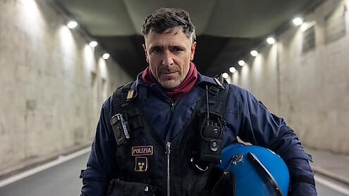 ACAB. Adriano Giannini as Michele Nobili in episode 106 of ACAB. Cr. Marco Ghidelli/Netflix © 2024