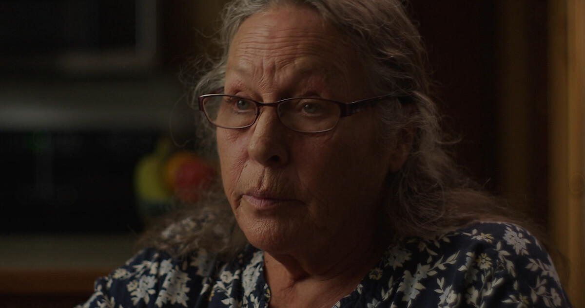 Holly s life changed after ufo incident unsolved mysteries v3e2