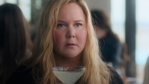 Amy Schumer as Lainy in 'Kinda Pregnant'.