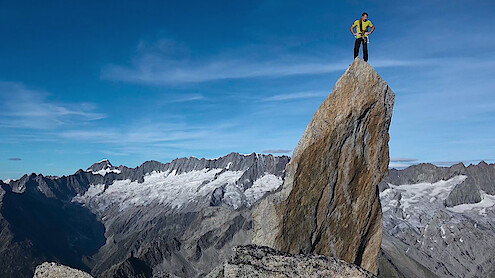 Race to the Summit. Ueli Steck and Dani Arnold in Race to the Summit. Cr. Courtesy of Netflix © 2023