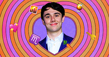 ‘Bridgerton’ Dreamboat Calam Lynch Has Seen Your Thirsty Tweets