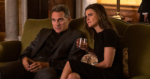 Rufus Sewell as Hal Wyler and Keri Russell as Kate Wyler in The Diplomat Season 1.