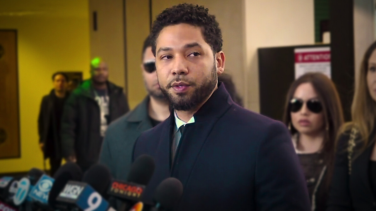 Actor Jussie Smollet speaks in front of news outlets.