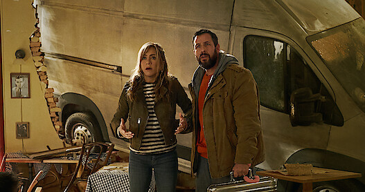 Adam Sandler and Jennifer Aniston in Murder Mystery 2.