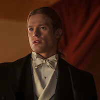 Sam Reid as Lestat Du Lioncourt wears a tuxedo in Season 1 of 'Interview with the Vampire'