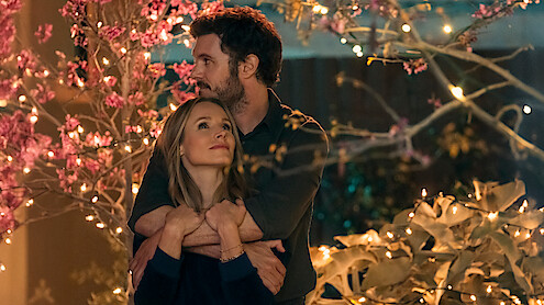 Kristen Bell as Joanne and Adam Brody as Noah in Season 1 of 'Nobody Wants This'