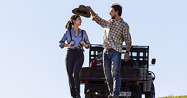 Victoria Justice and Adam Demos Get a Taste of Love in ‘A Perfect Pairing’ 