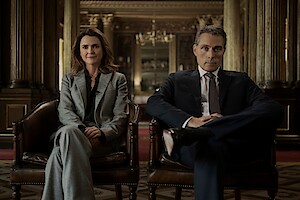 Keri Russell as Kate Wyler and Rufus Sewell as Hal Wyler in 'The Diplomat' Season 2.