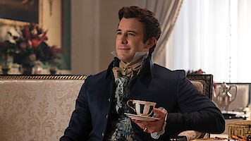 Bridgerton. Luke Thompson as Benedict Bridgerton in episode 402 of Bridgerton. Cr. Liam Daniel/Netflix © 2025