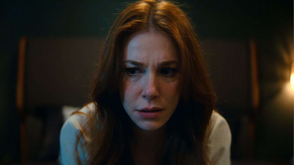 Elçin Sangu as Funda in Not a Stranger