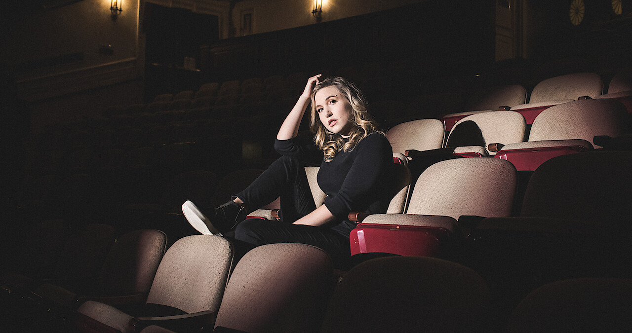 Watch the Trailer for Taylor Tomlinson’s New Comedy Special, ‘Look At You’