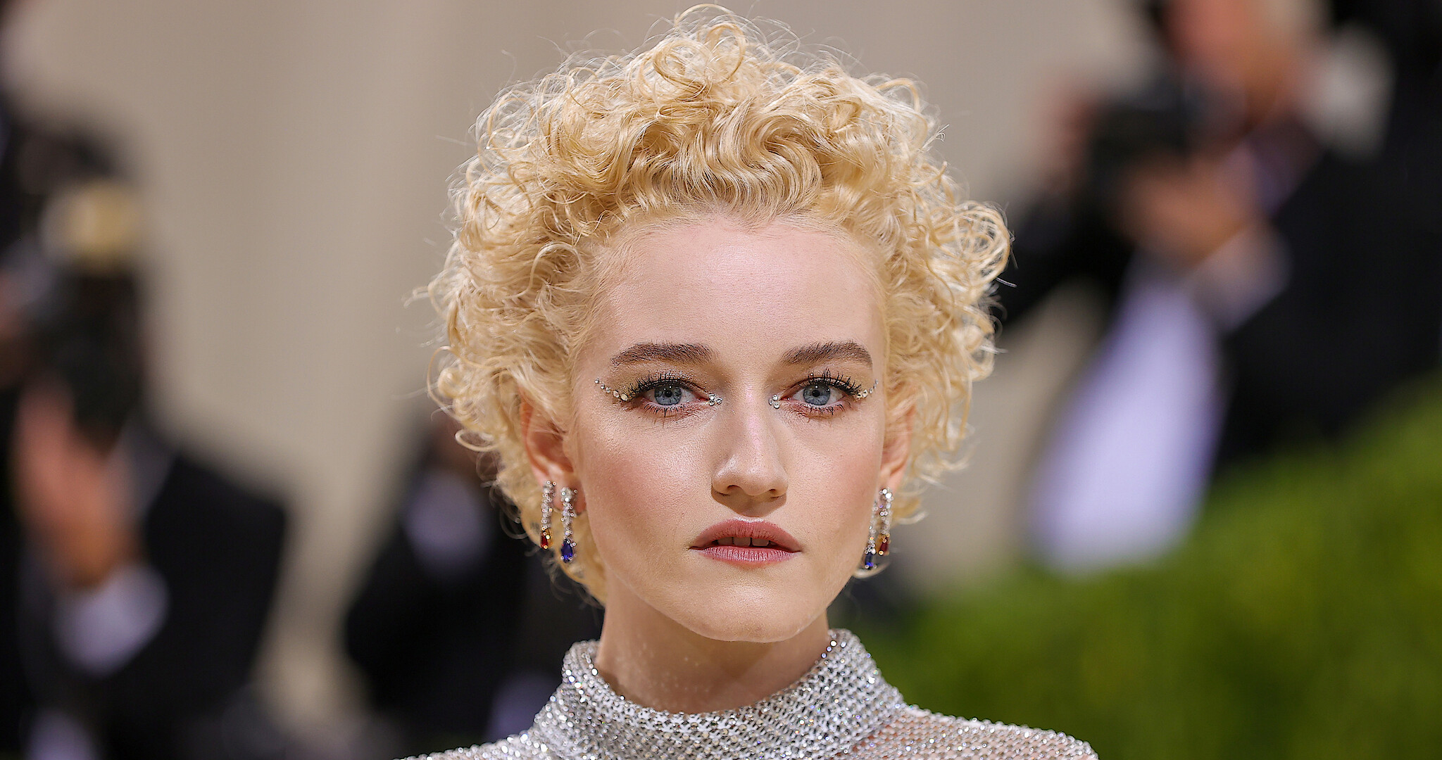 5 Julia Garner TV Shows and Movies to Stream picture