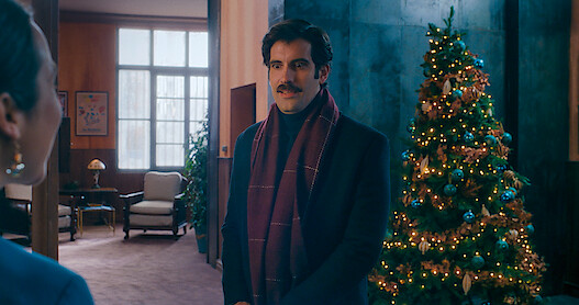 Welcome to La Navideña | 1000 Miles From Christmas