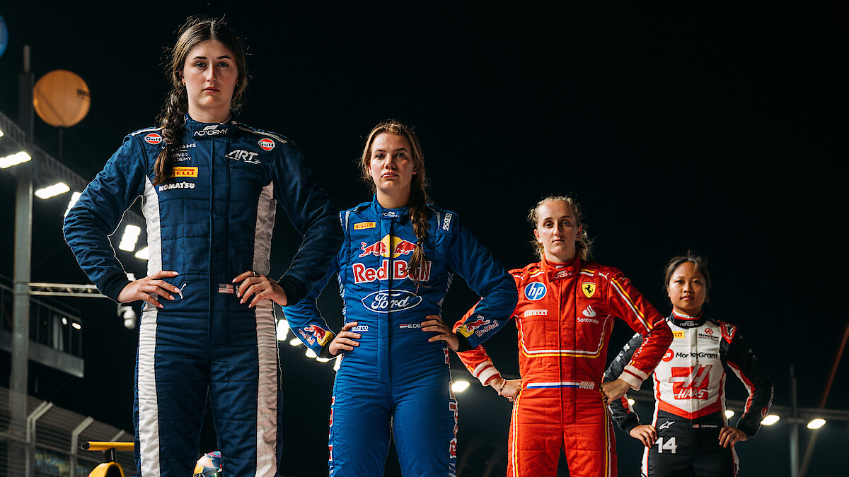 Lia Block, Emely De Heus, Maya Weug, and Chloe Chambers