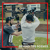 Matthew Lewis e cinegrafistas operando um drone no set de ‘Adolescência’