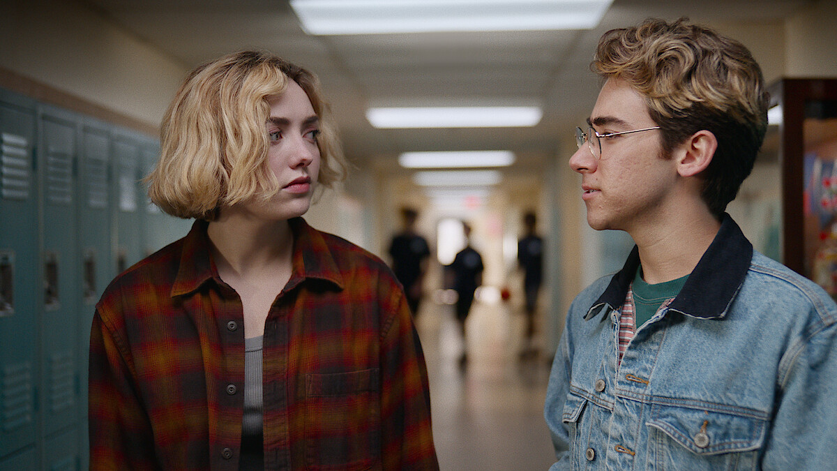 Peyton List as Maddie and Nick Pugliese as Charley in 'School Spirits'.