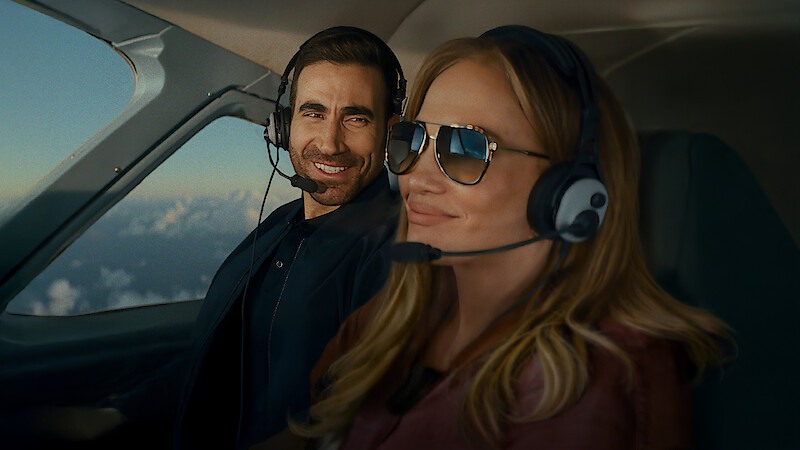 Brett Goldstein and Jennifer Lopez in 'Office Romance'
