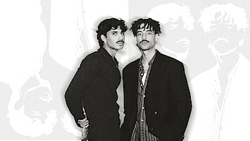 Dois homens aparecem lado a lado em uma fotomontagem