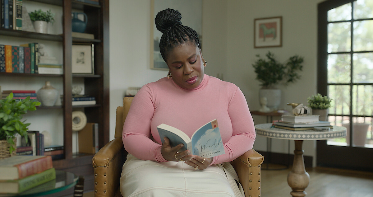 Uzo Aduba reading