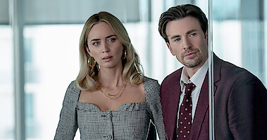 Emily Blunt and Chris Evans in ‘Pain Hustlers’