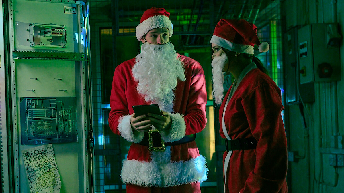 'Jingle Bell Heist': Watch the Trailer for the Netflix Holiday Movie
