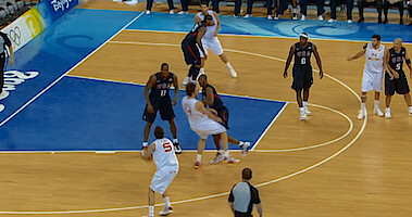 When Kobe Charged Pau: Players and Fans Remember That Shocking Moment