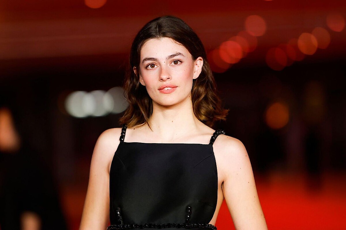 A gallery of the new cast of 'The Abandons.' 